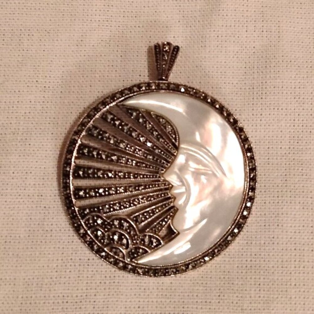 ❤️Vtg 925 Sterling Mother of Pearl Marcasite Crescent Moon Brooch/Pin Pendant